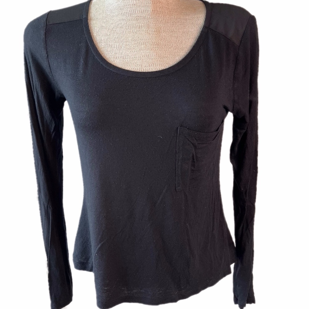 Women's Zenana Outfiters shirt size M (0151)